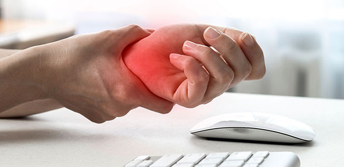 Carpal tunnel pain relief with chiropractic in Roseville