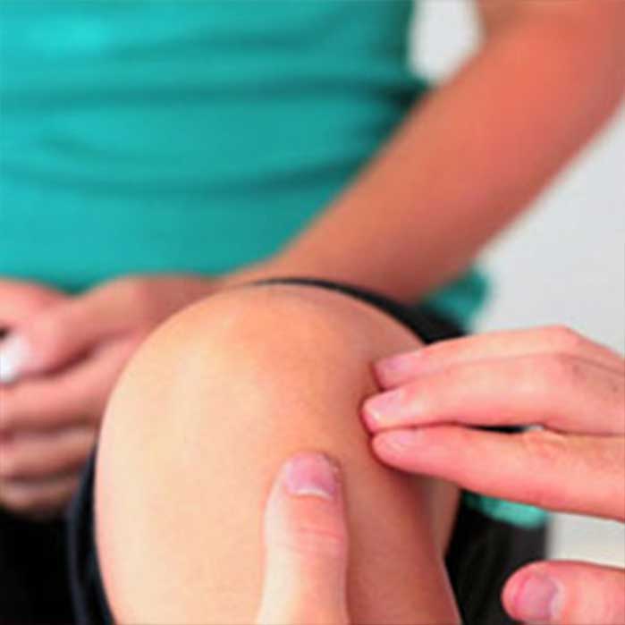 Chiropractic care for knee pain in Roseville