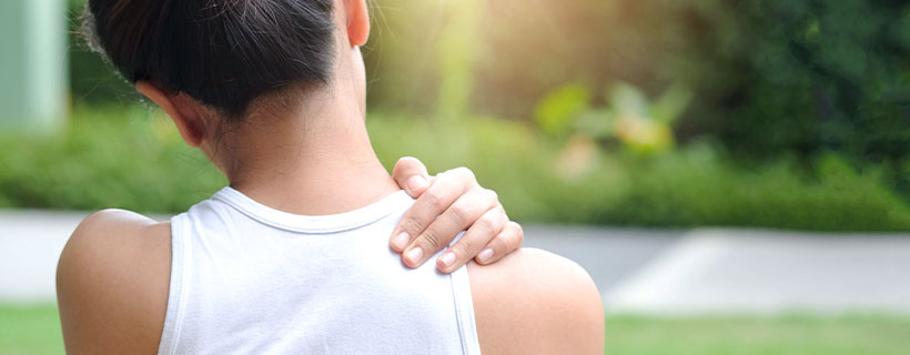 Patient needing Frozen Shoulder treatment in Roseville
